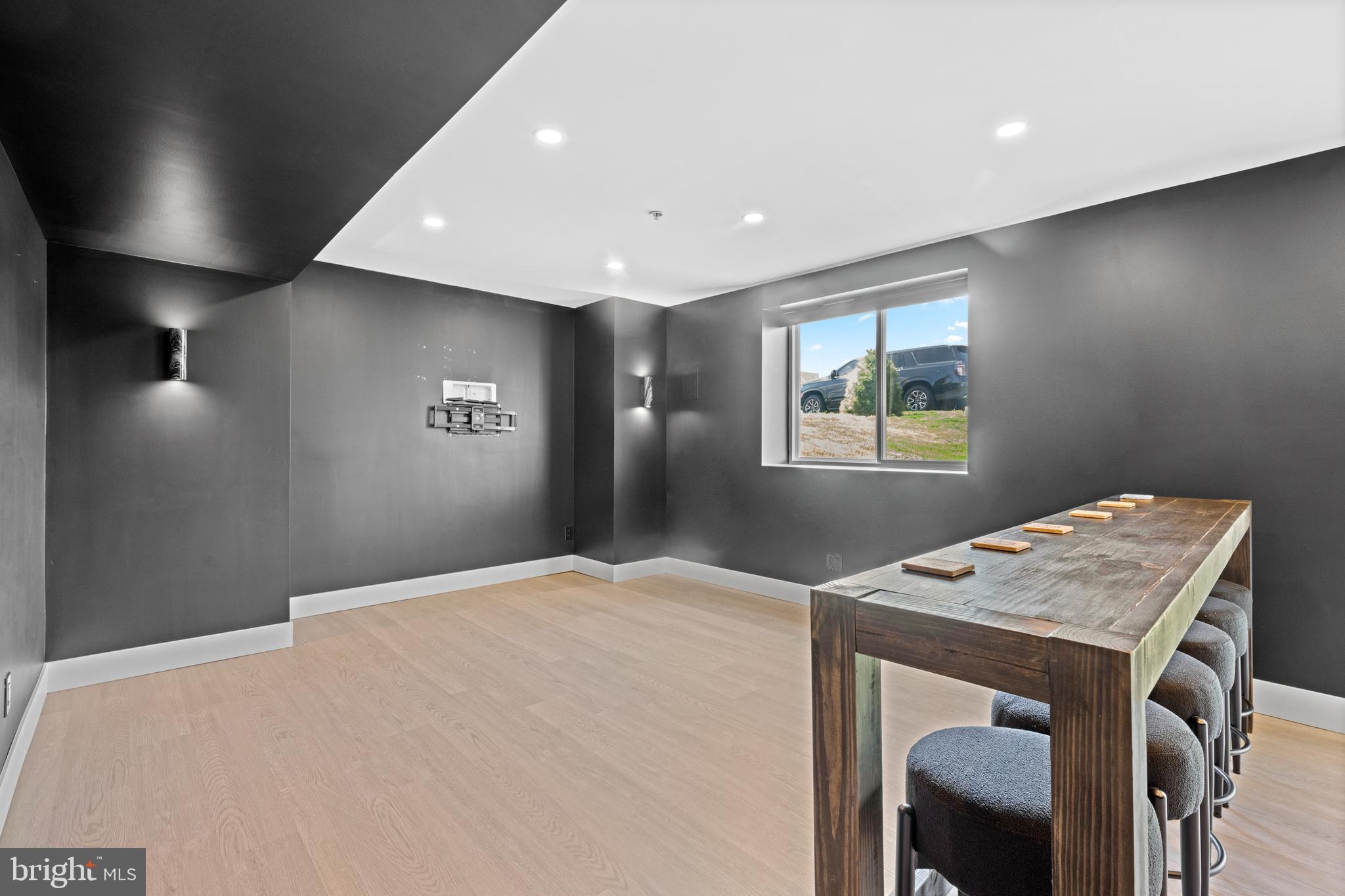 ROLLING MEADOWS - Residential