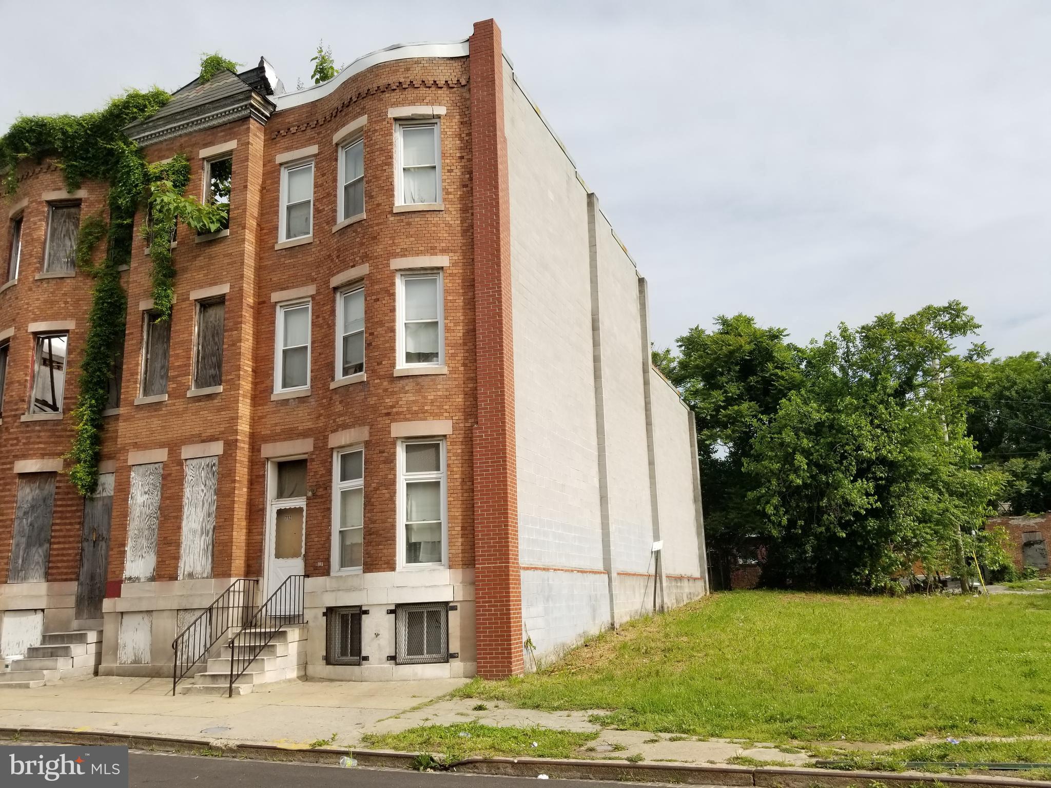 712 E 20TH STREET