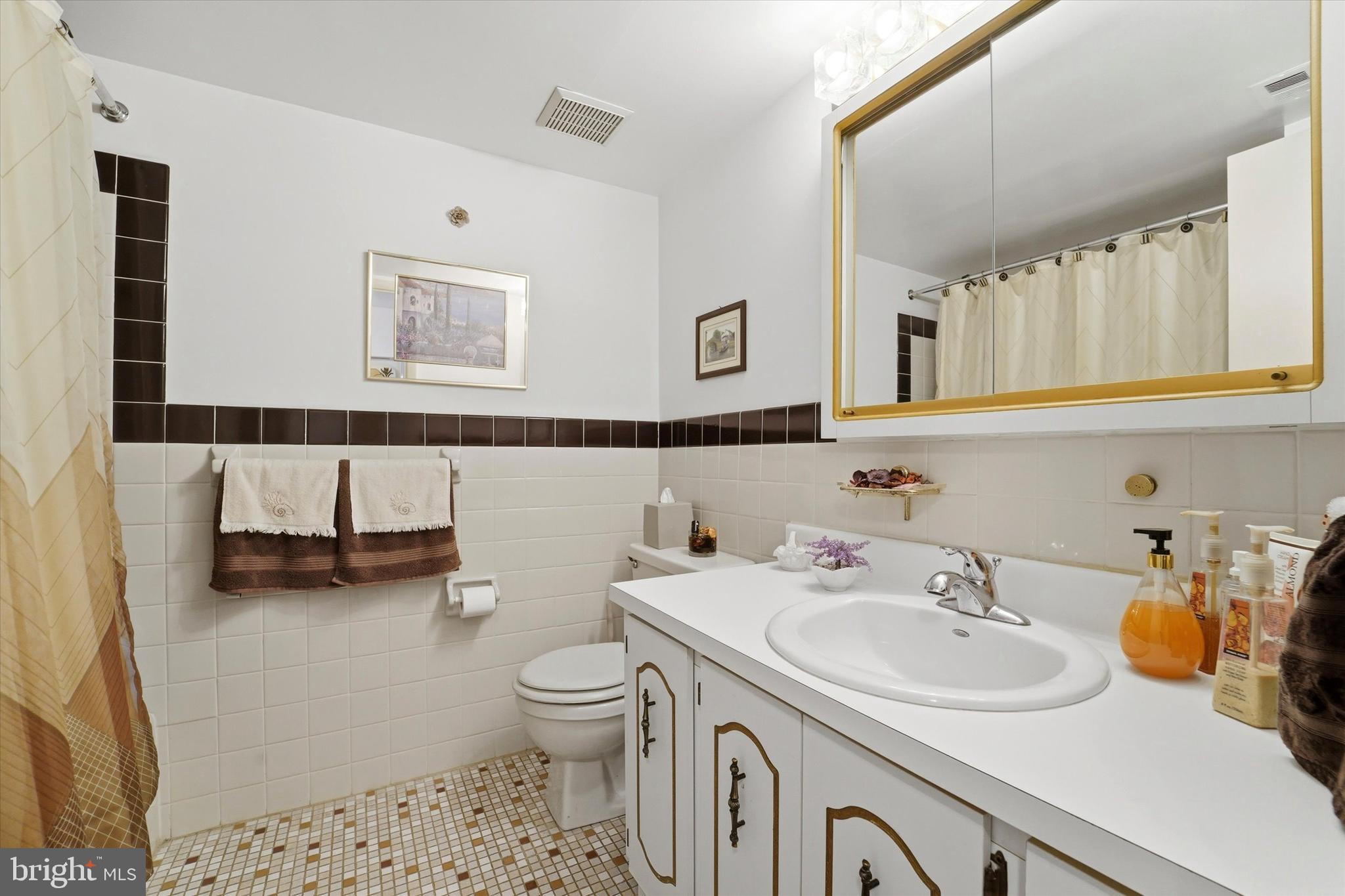 BUSTLETON - Residential