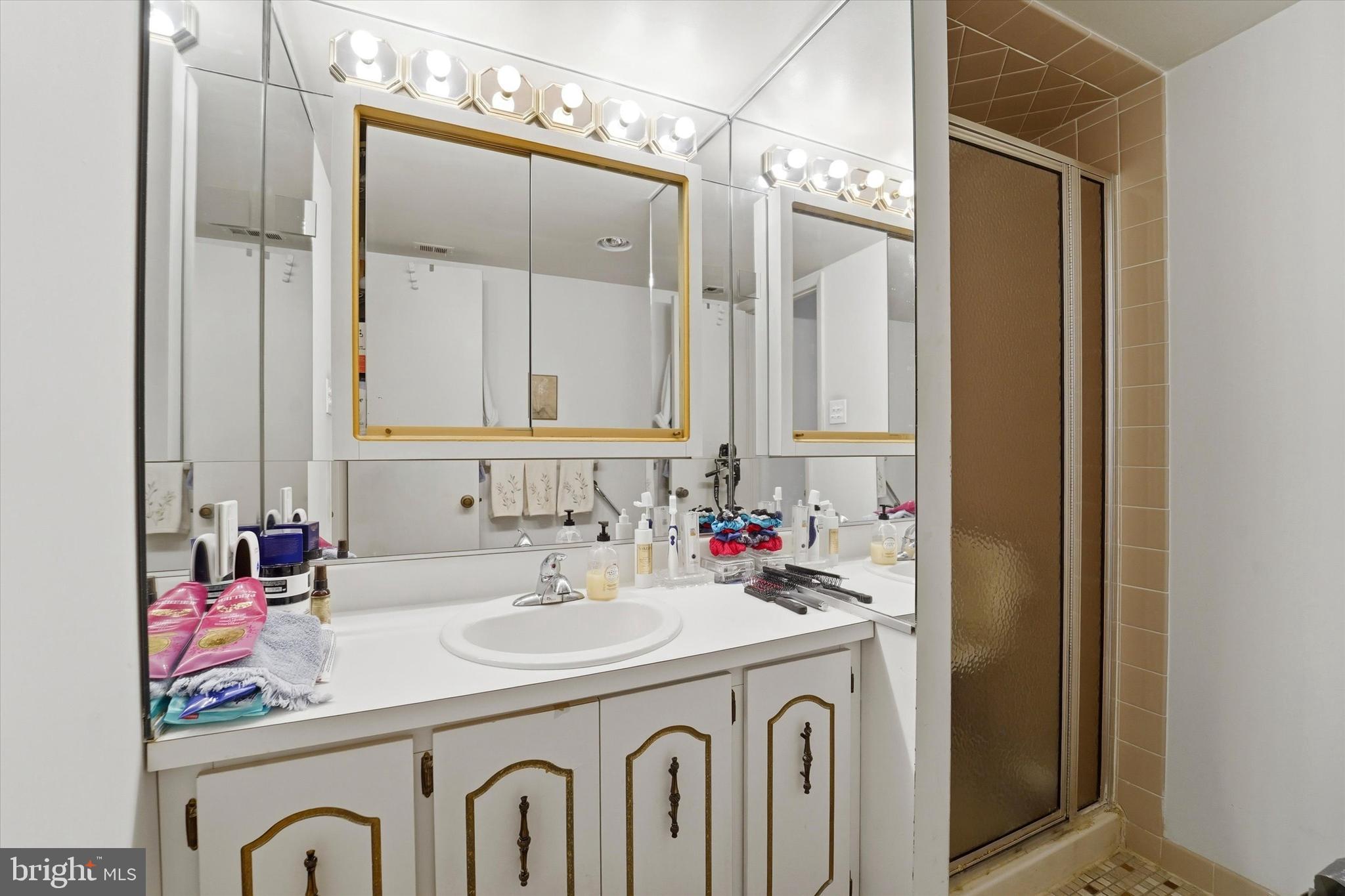 BUSTLETON - Residential