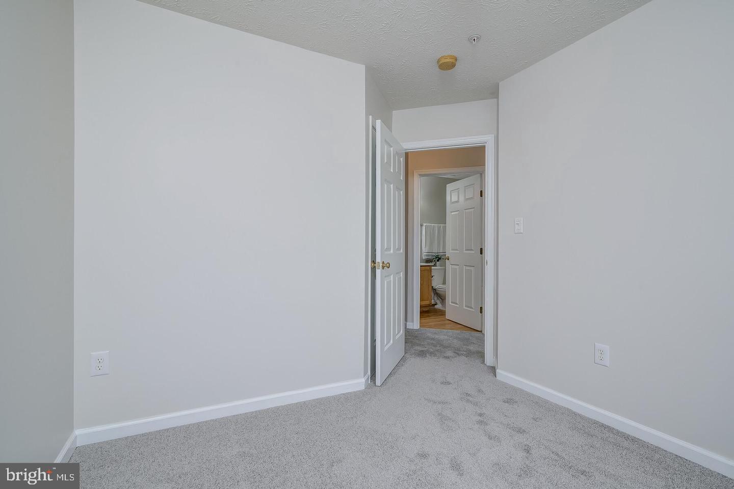 VILLAGES OF DORCHESTER - Residential Lease