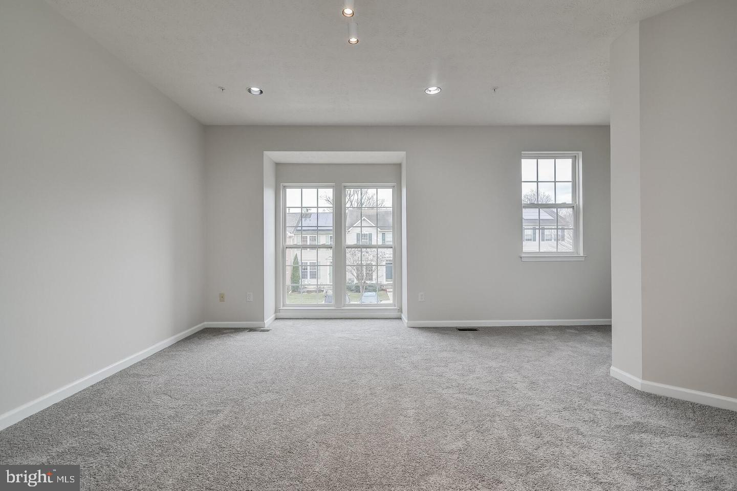 VILLAGES OF DORCHESTER - Residential Lease