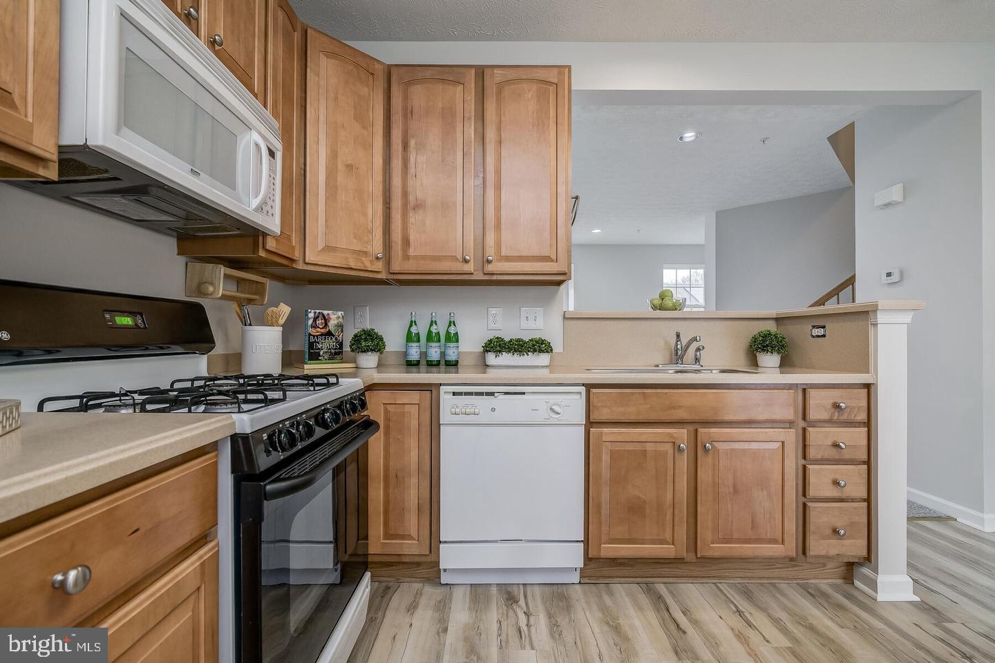 VILLAGES OF DORCHESTER - Residential Lease