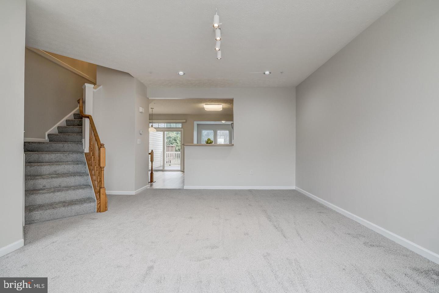 VILLAGES OF DORCHESTER - Residential Lease