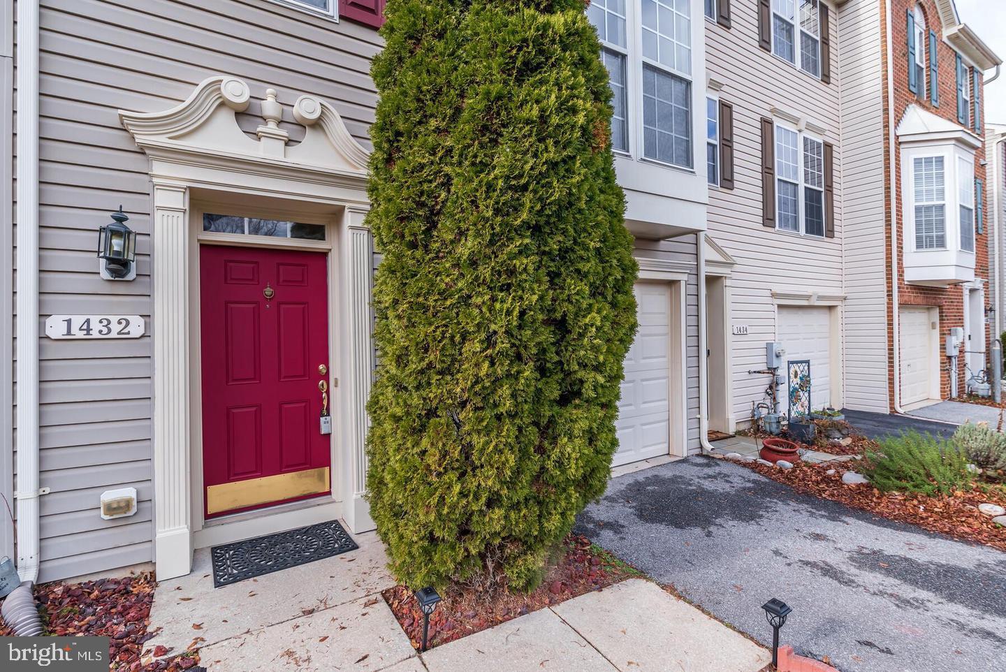 VILLAGES OF DORCHESTER - Residential Lease