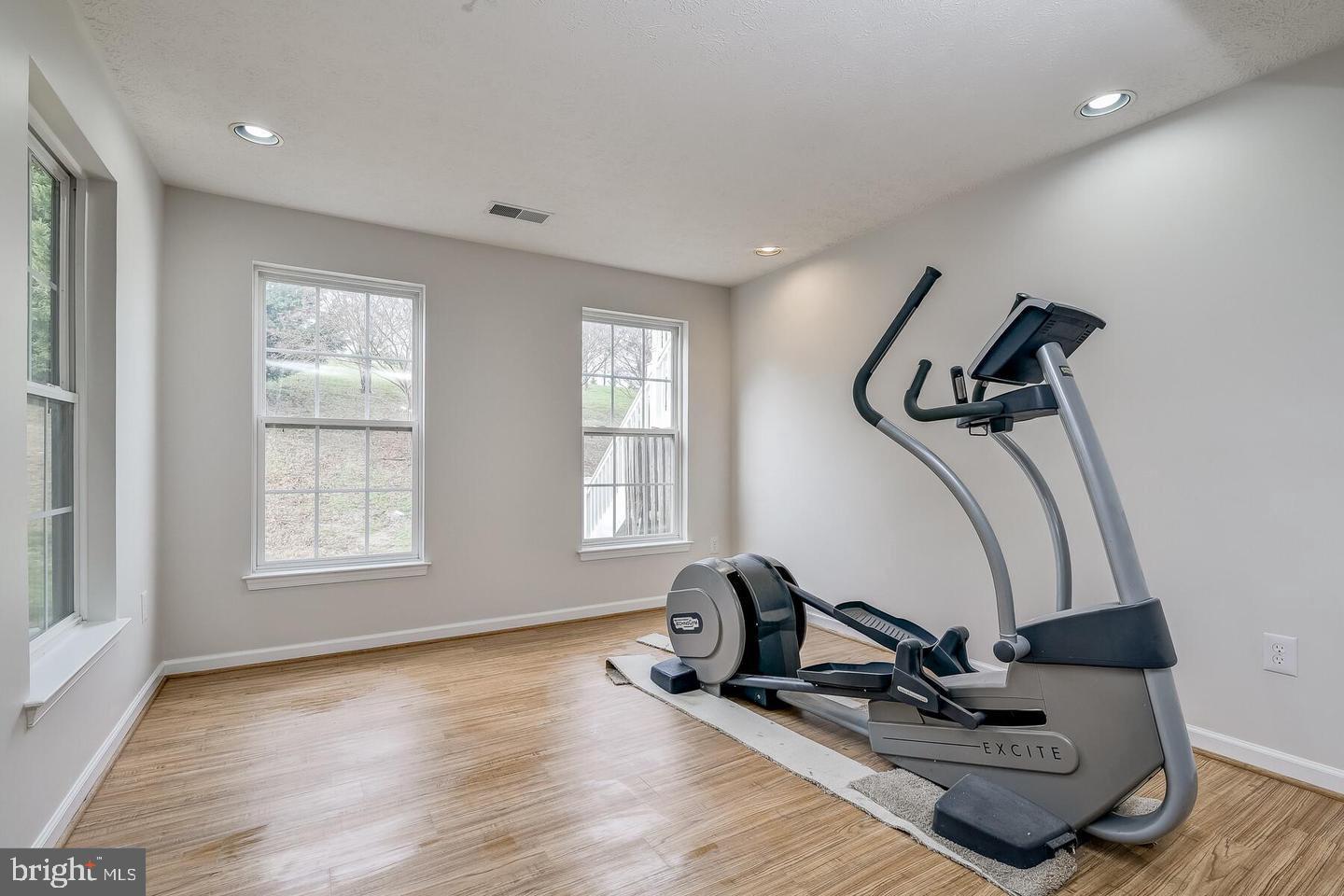 VILLAGES OF DORCHESTER - Residential Lease