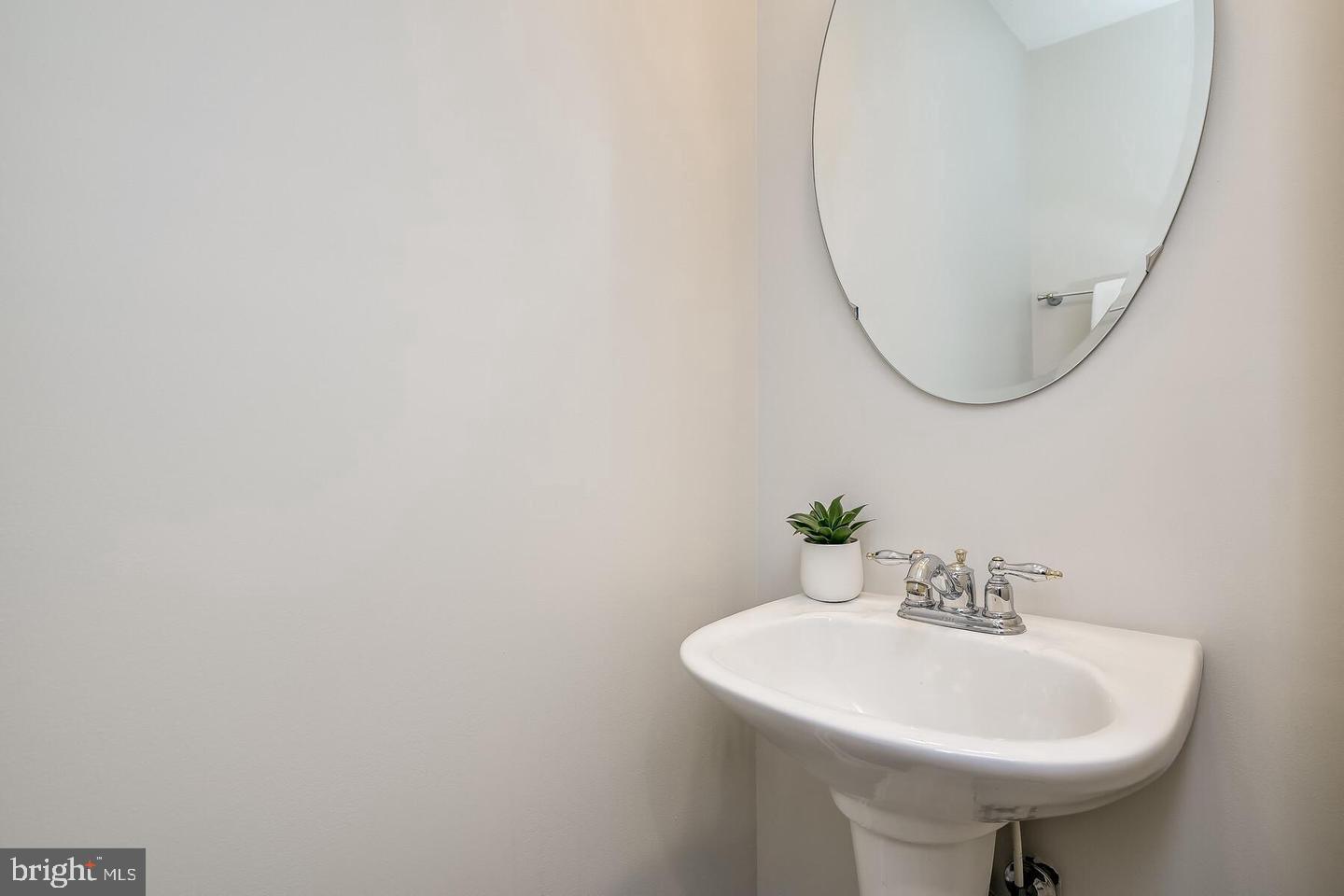 VILLAGES OF DORCHESTER - Residential Lease