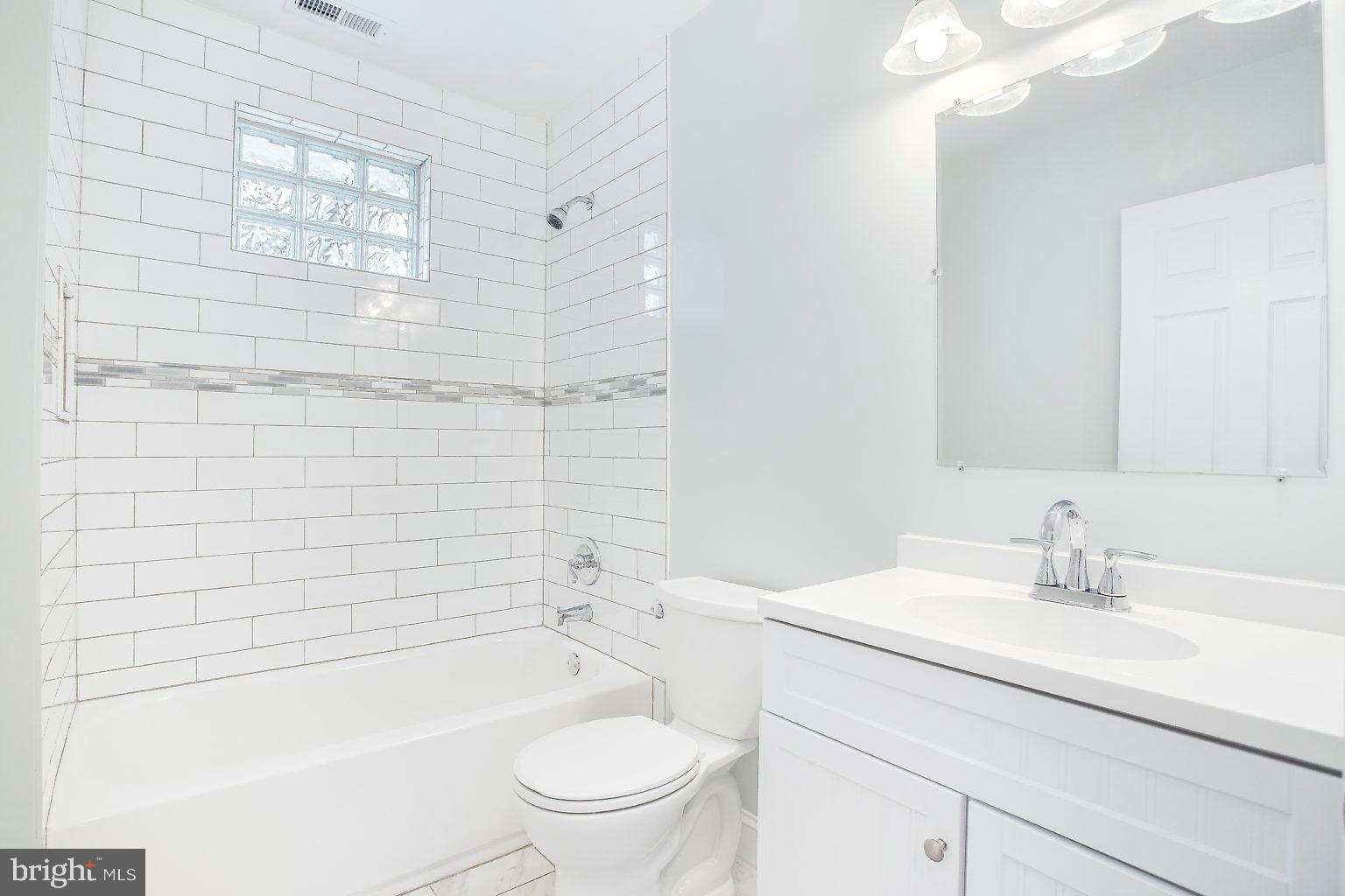 GRAY MANOR - Residential