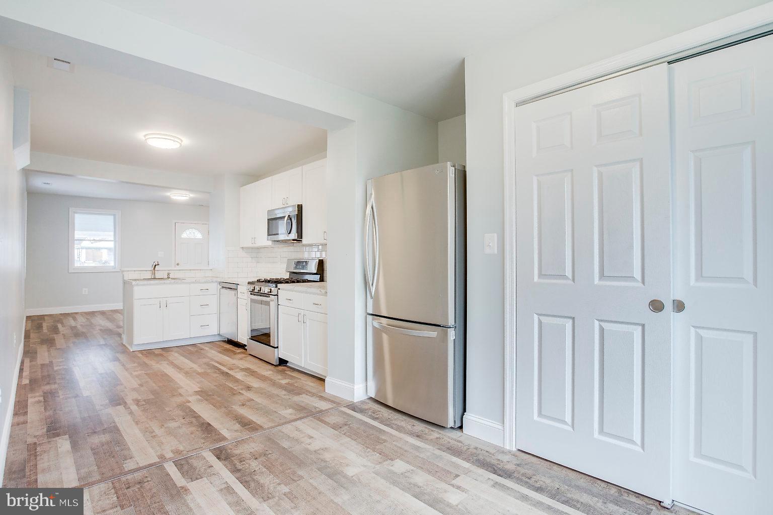 GRAY MANOR - Residential