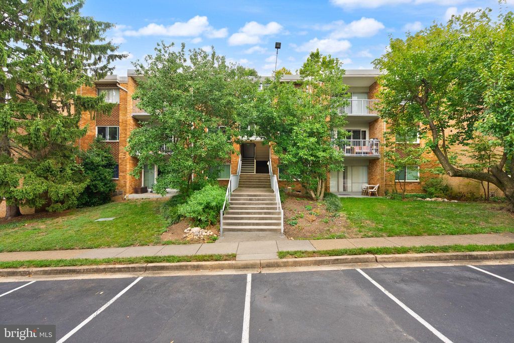 Photo of 2909 Charing Cross Road #12, FALLS CHURCH, VA 22042 (MLS # VAFX2268272)