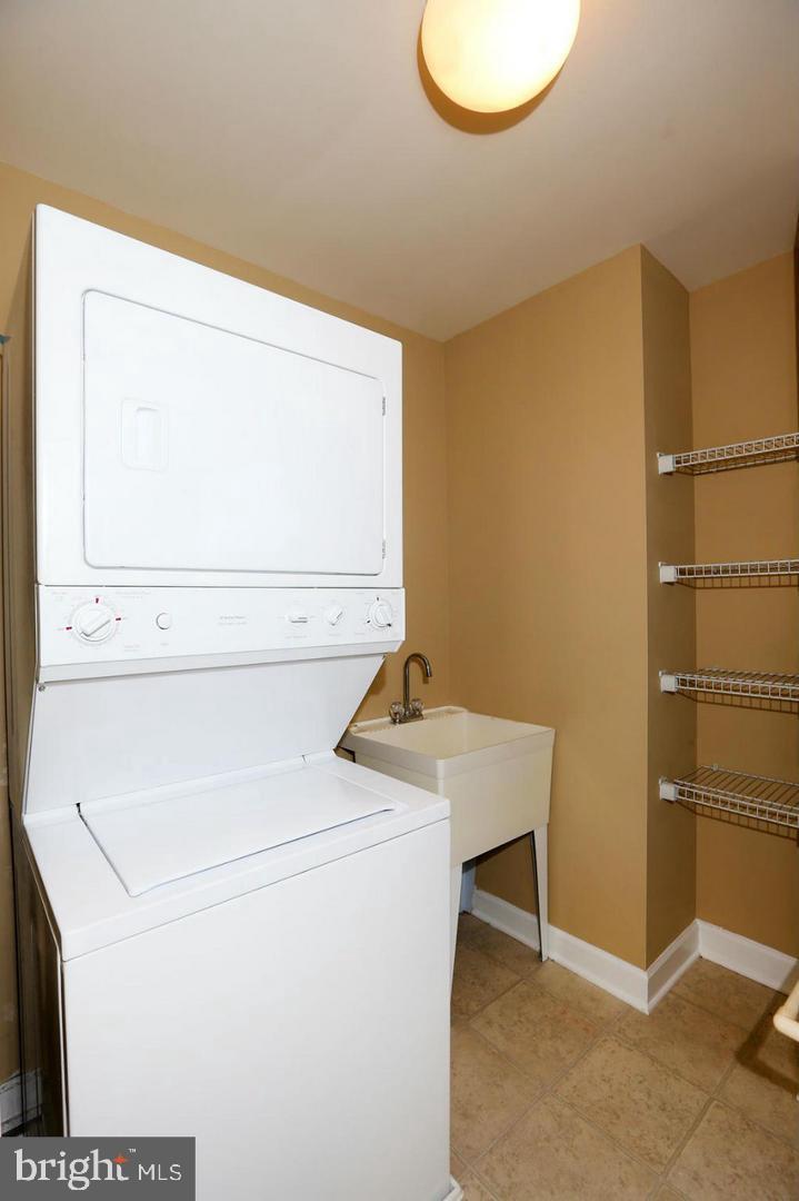 VILLAGES OF URBANA - Residential Lease