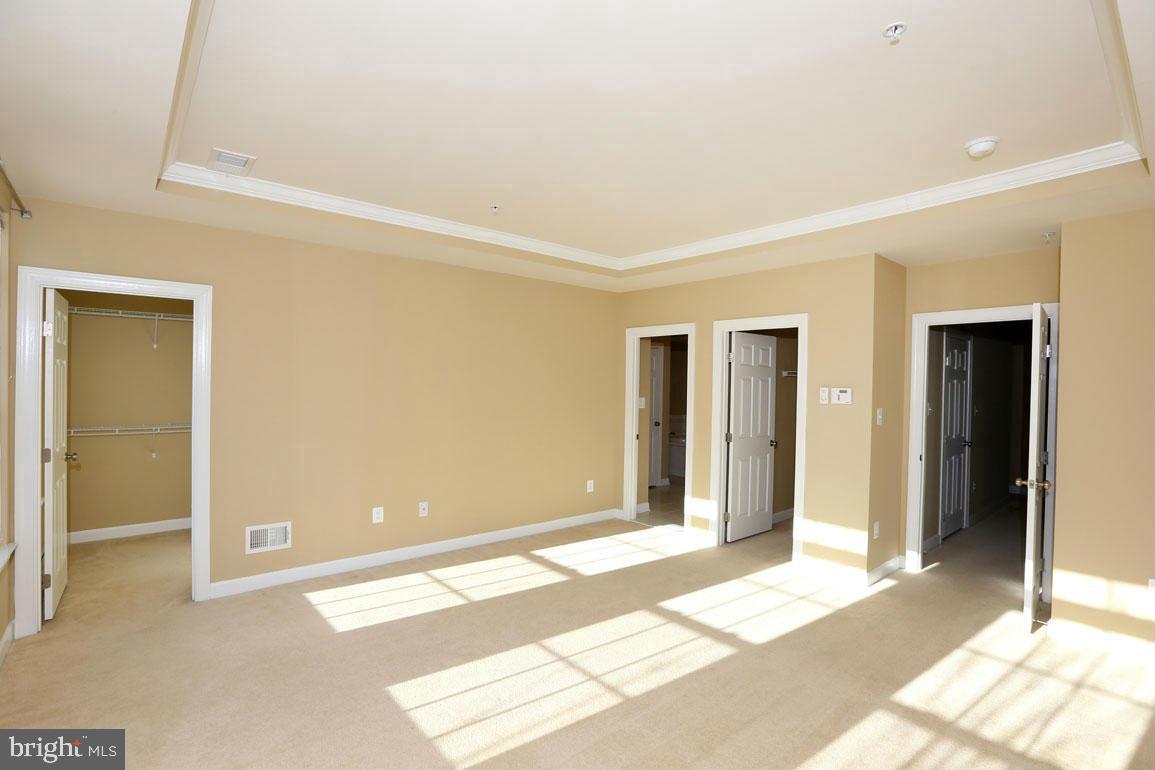 VILLAGES OF URBANA - Residential Lease