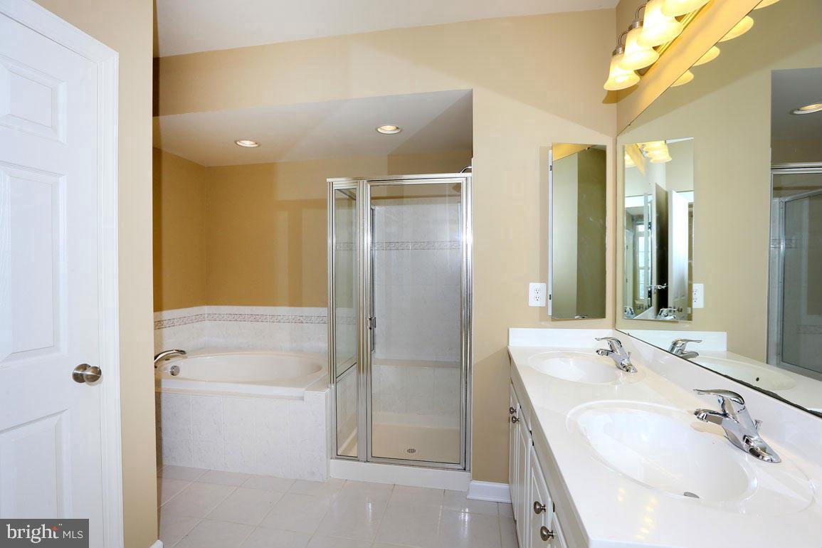 VILLAGES OF URBANA - Residential Lease