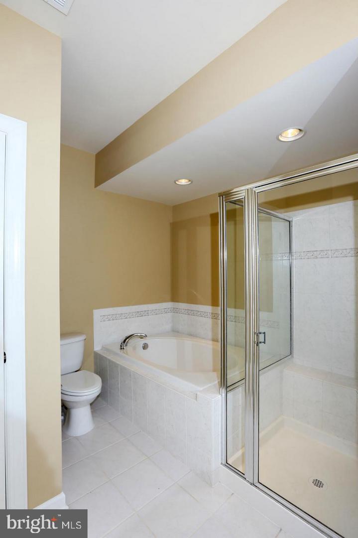 VILLAGES OF URBANA - Residential Lease