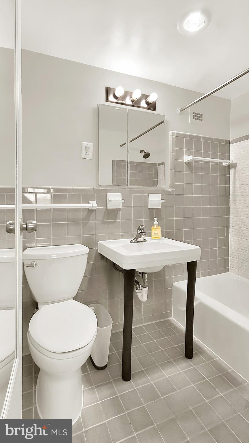 GROSVENOR PARK - Residential Lease