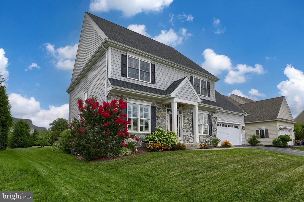 Photo of 678 WARMINSTER, LITITZ, PA 17543 (MLS # PALA2038892)