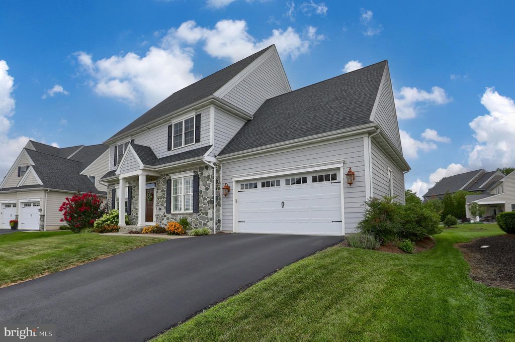 Photo of 678 WARMINSTER, LITITZ, PA 17543 (MLS # PALA2038892)