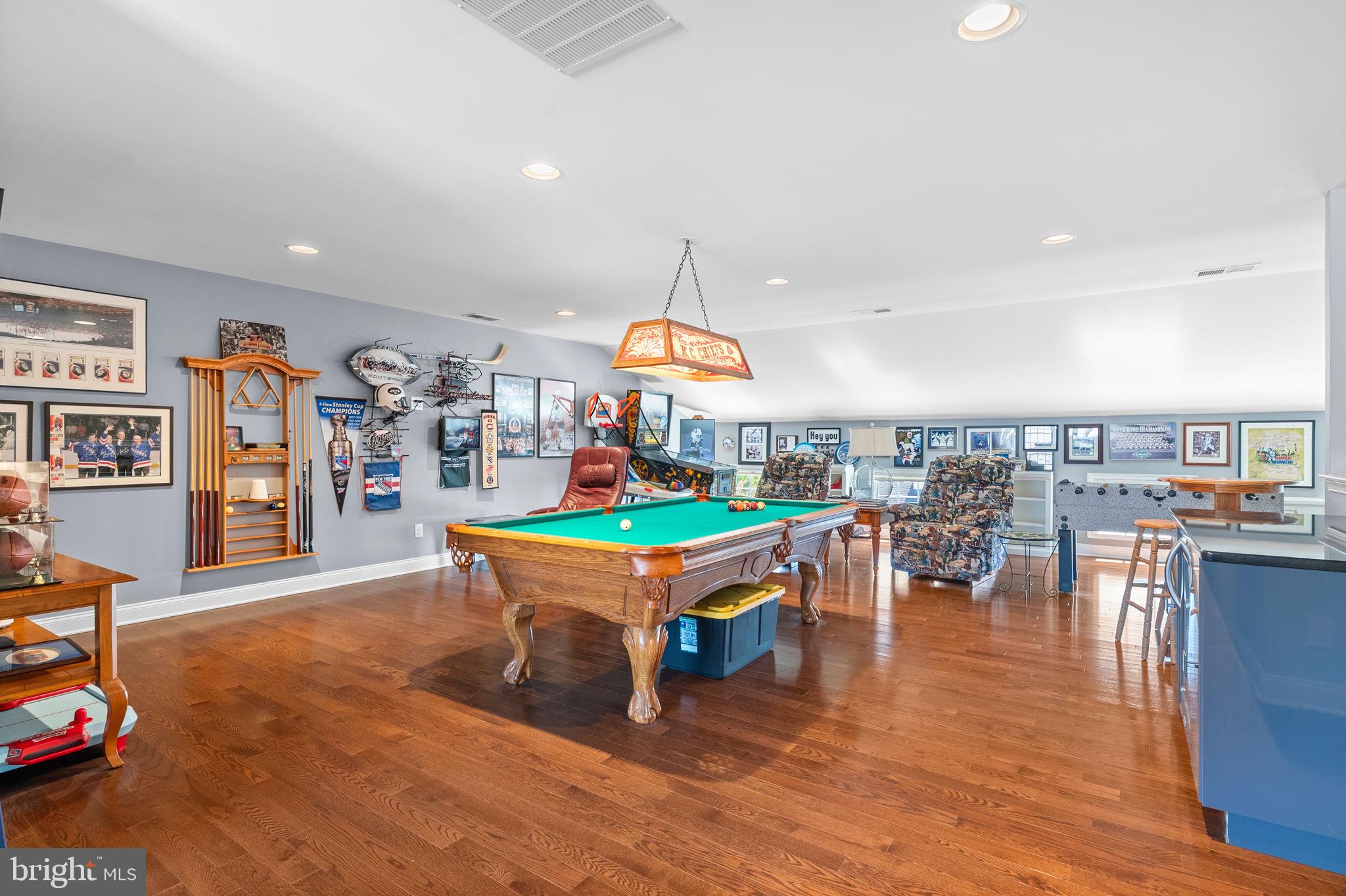 NEWTOWN WALK - Residential