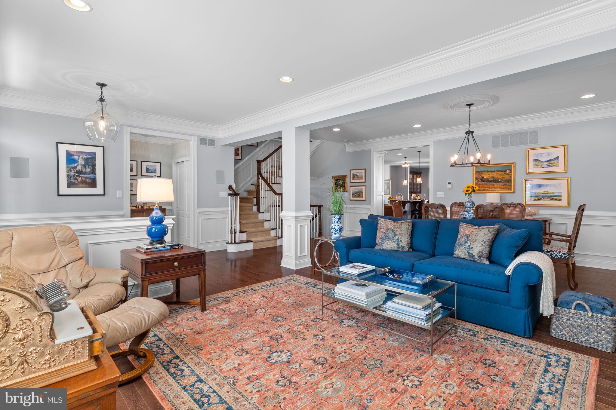 NEWTOWN WALK - Residential