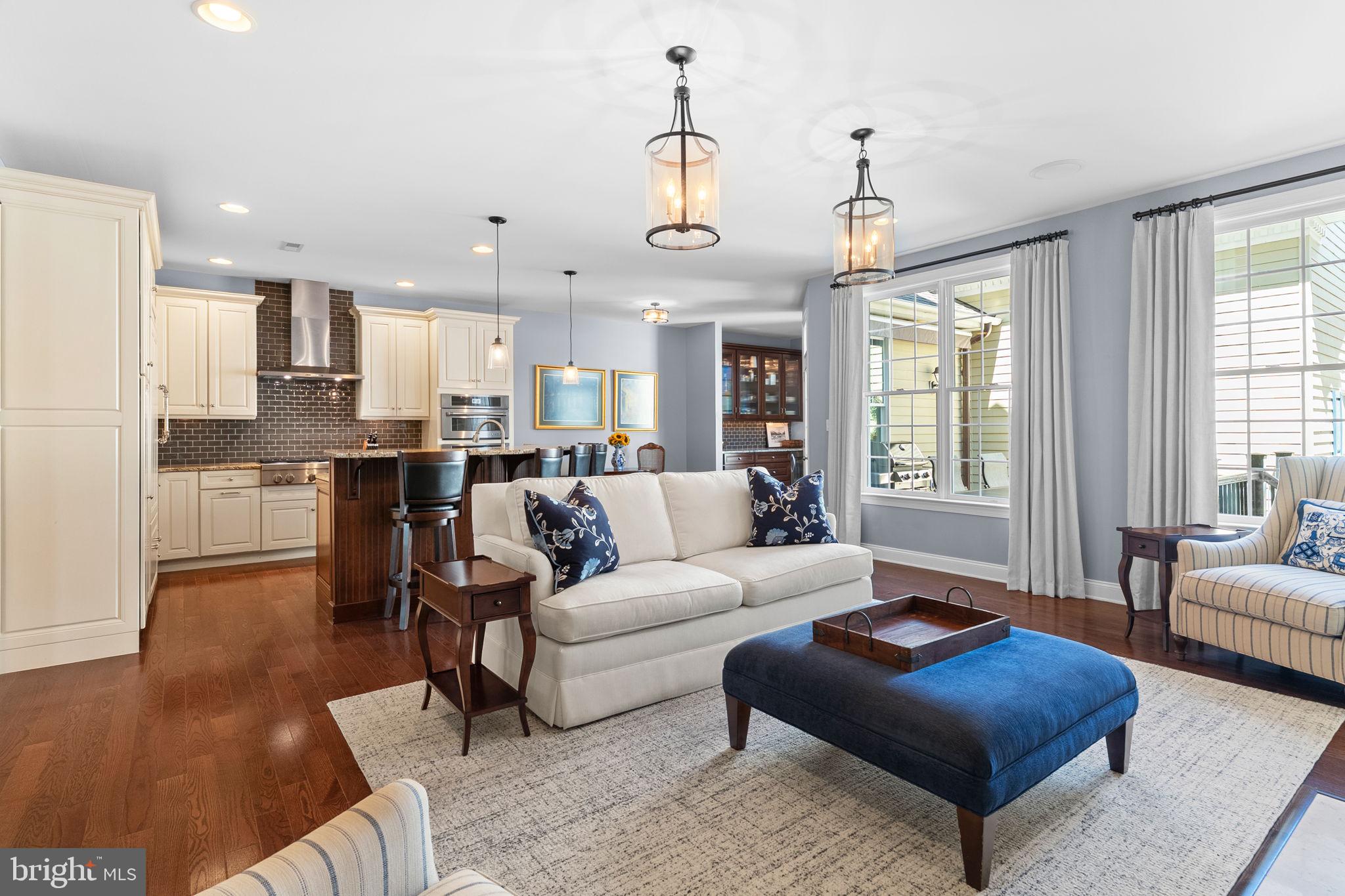 NEWTOWN WALK - Residential