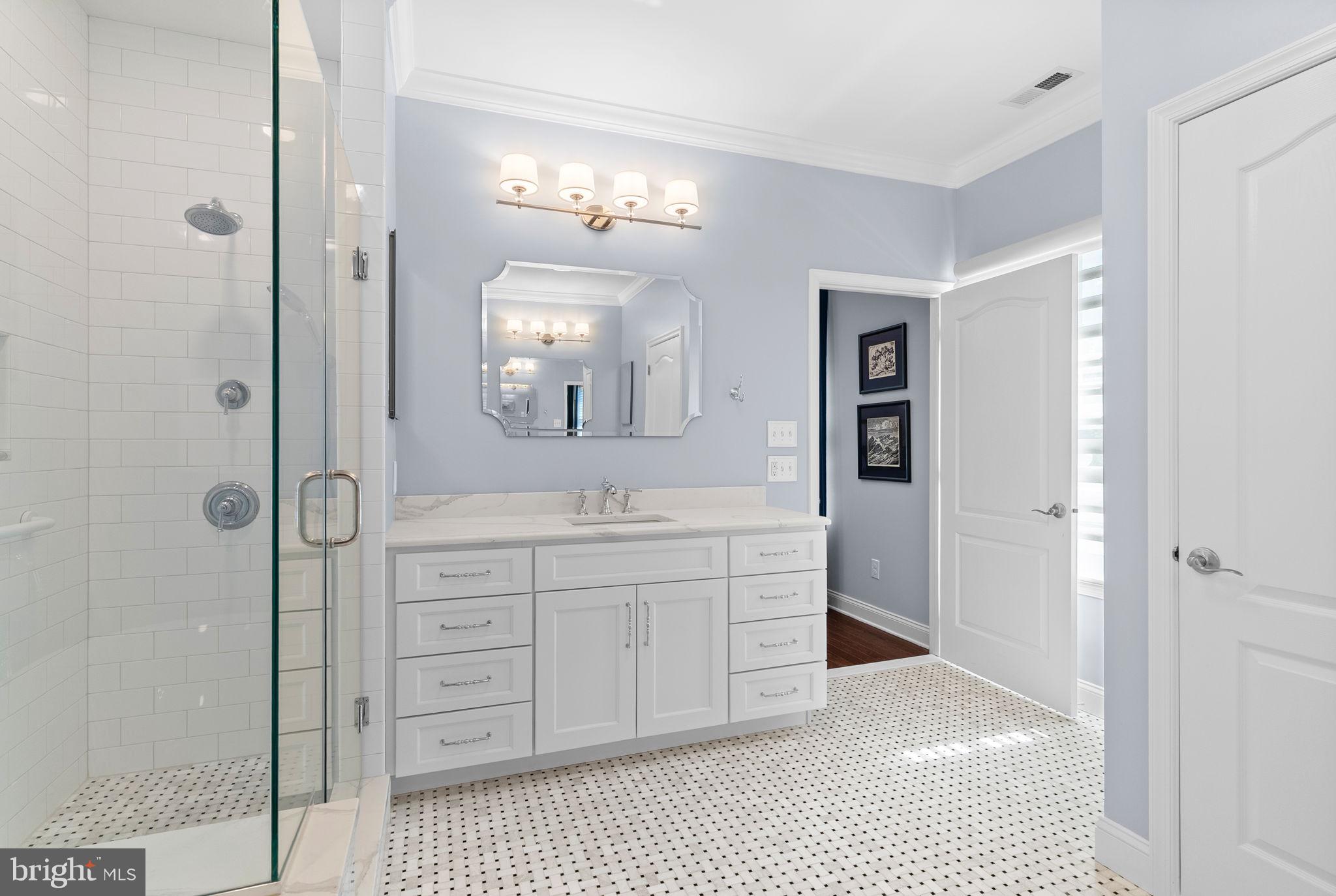 NEWTOWN WALK - Residential