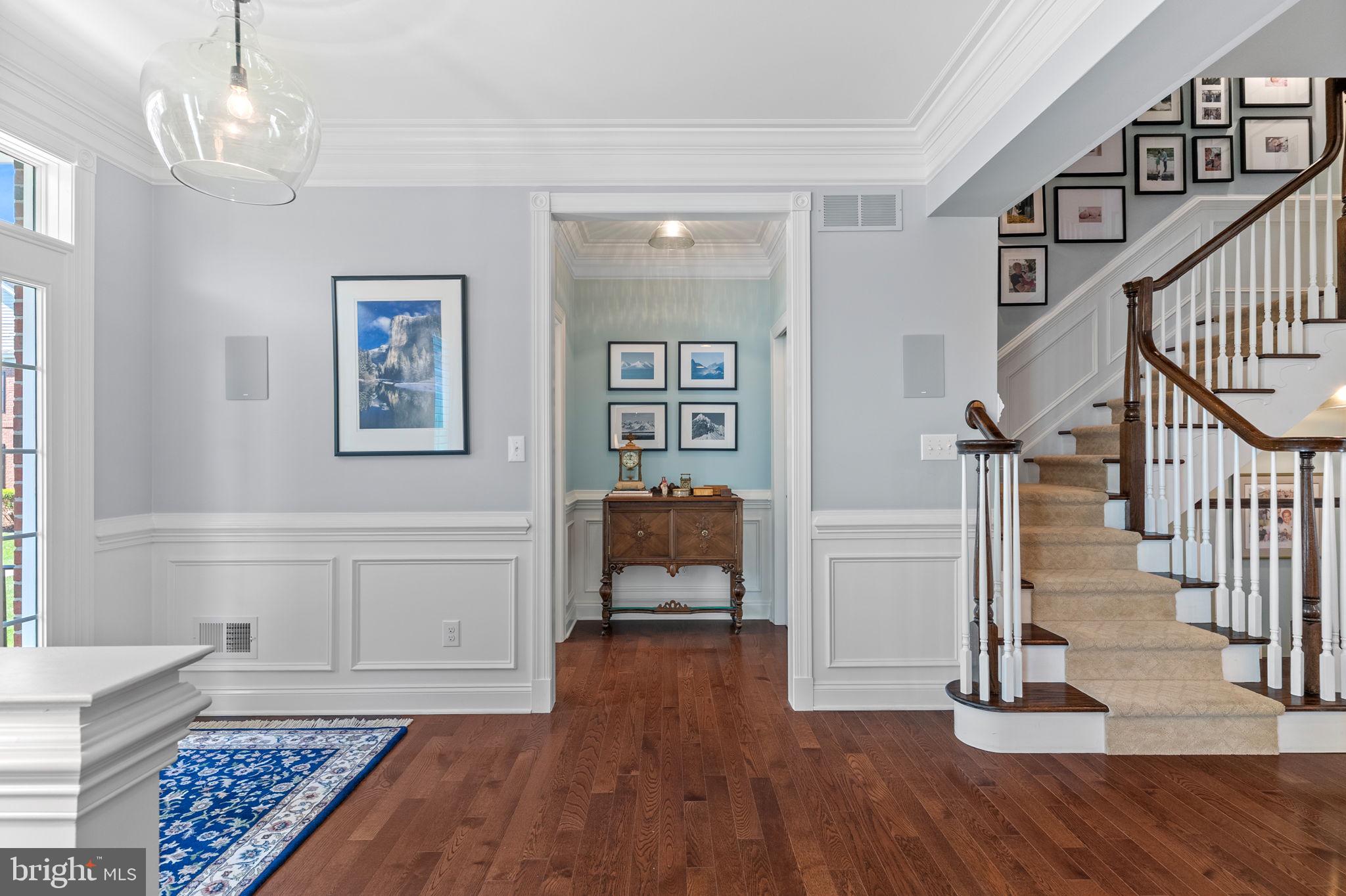 NEWTOWN WALK - Residential