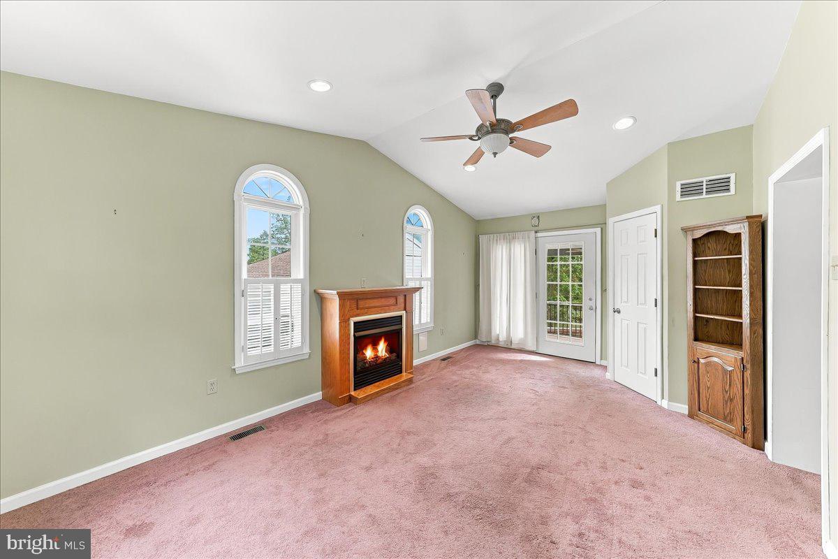 1106 W KINGS HIGHWAY
