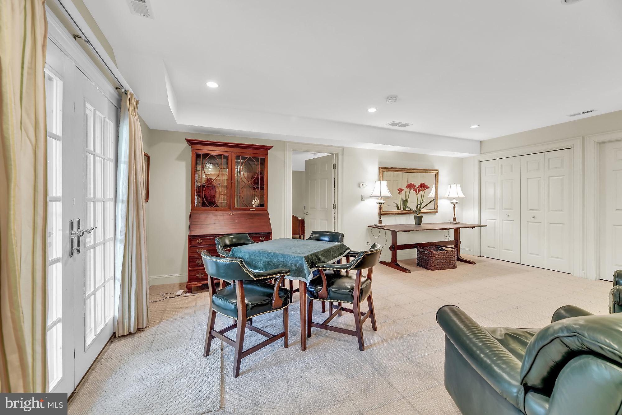 LUTHERVILLE - Residential