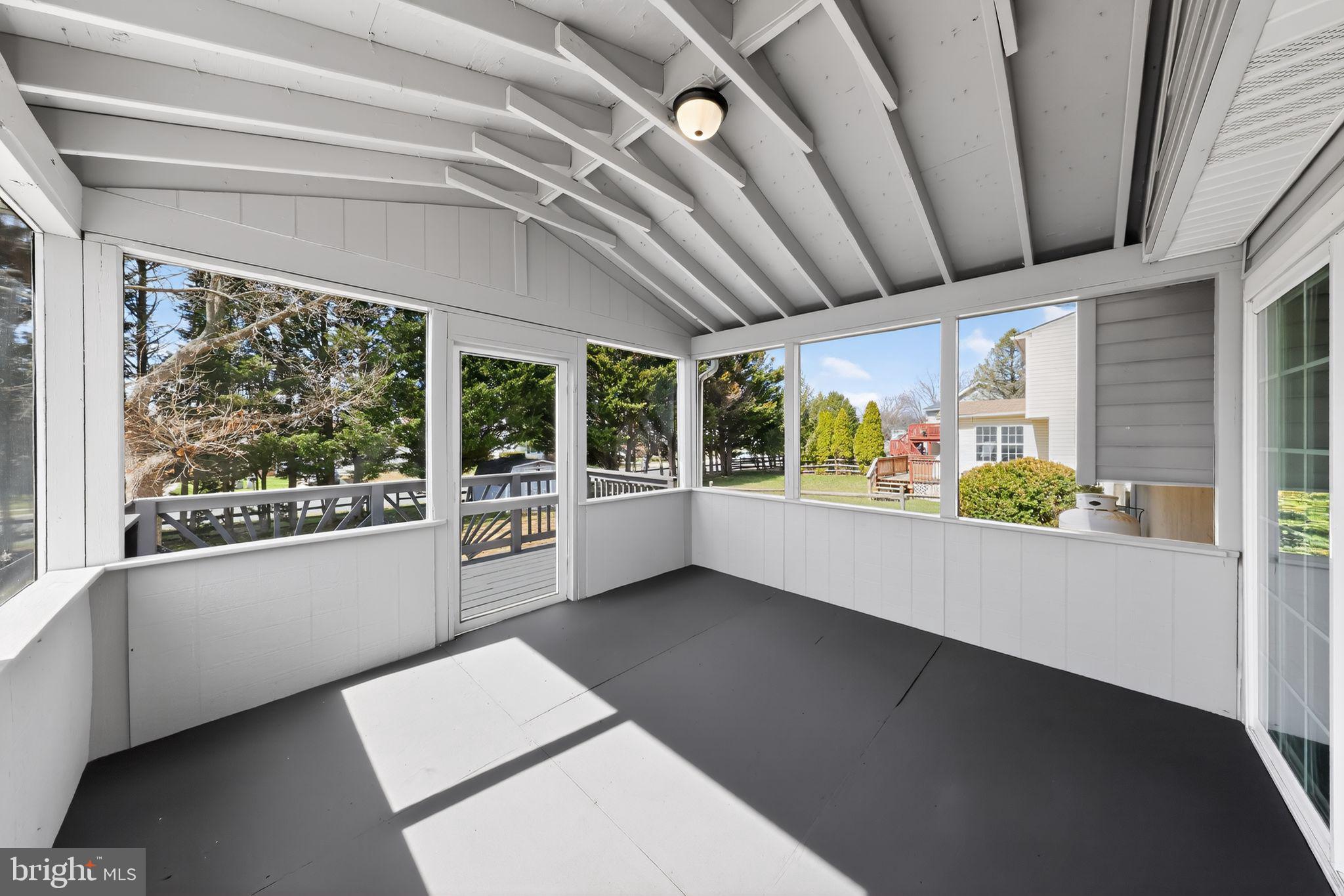 COUNTRY CREEK - Residential