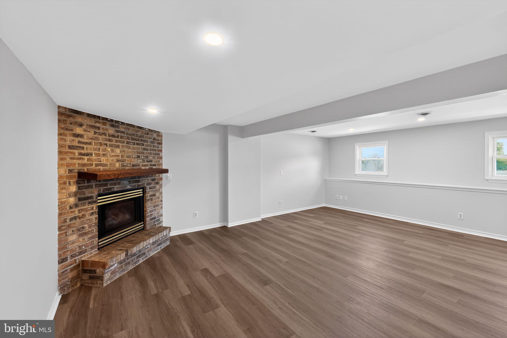 COUNTRY CREEK - Residential