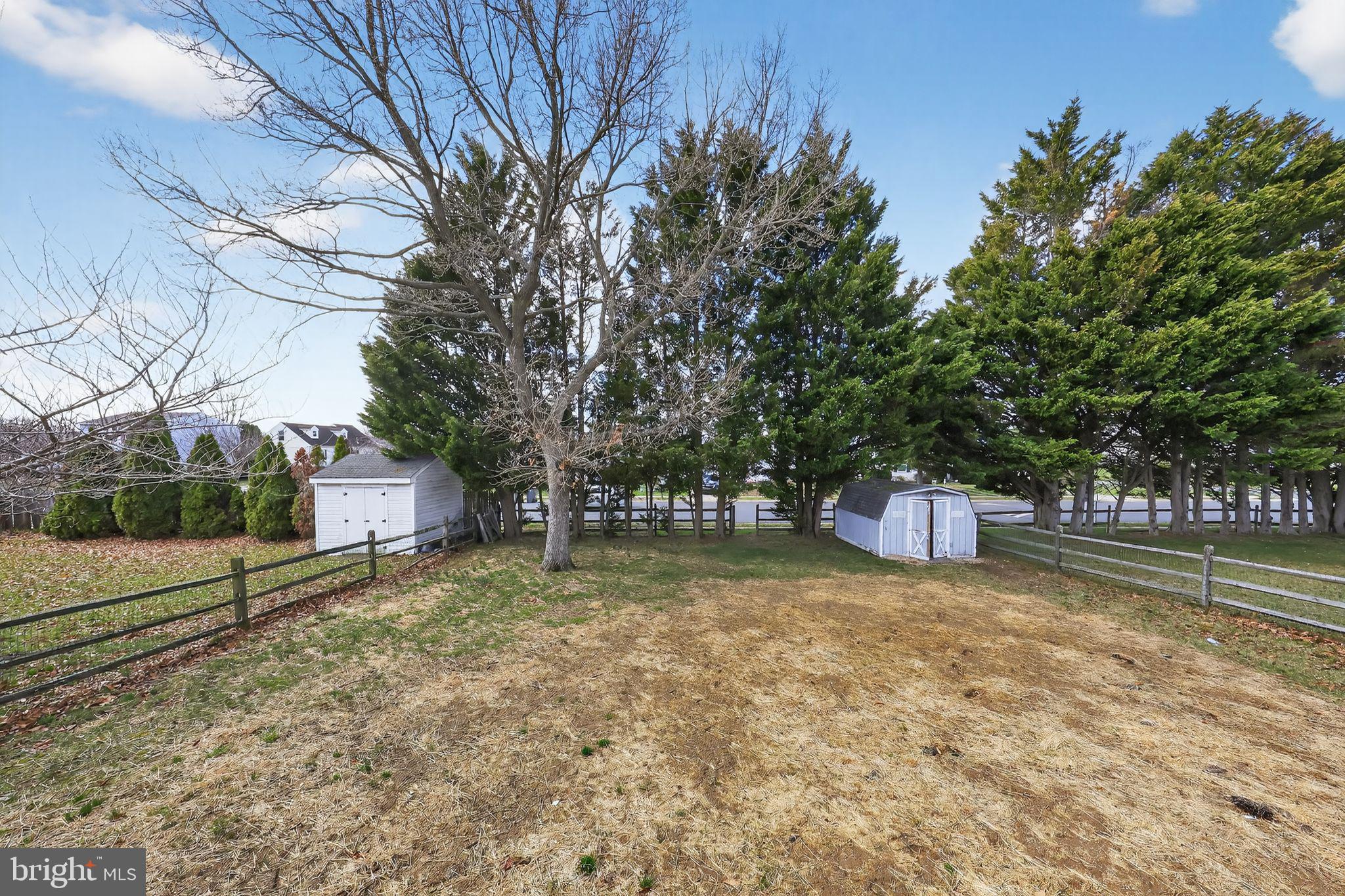 COUNTRY CREEK - Residential