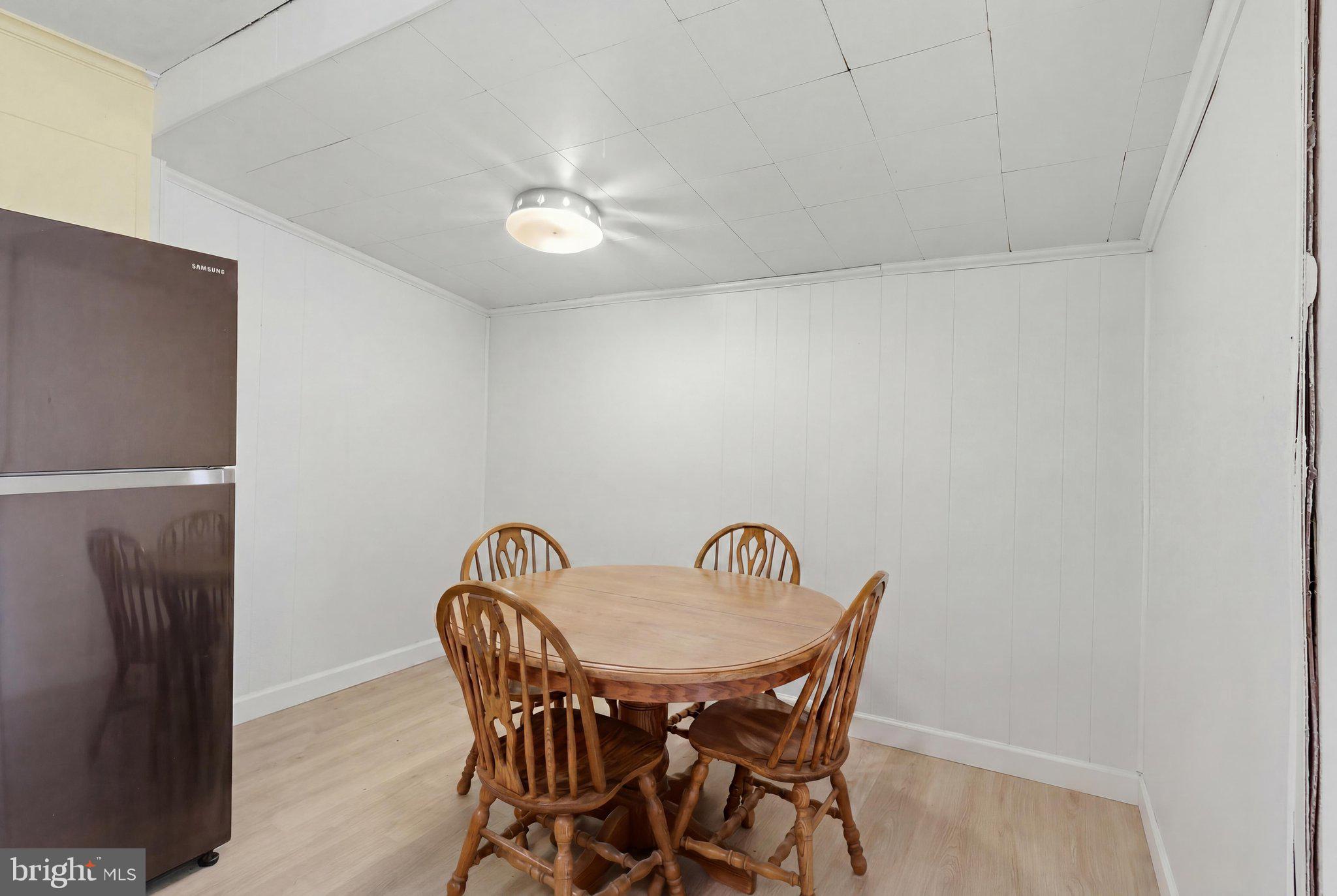 106 E DEEP RUN ROAD
