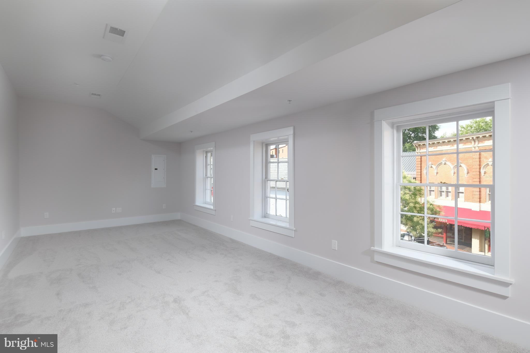 HISTORIC DISTRICT - Residential Lease