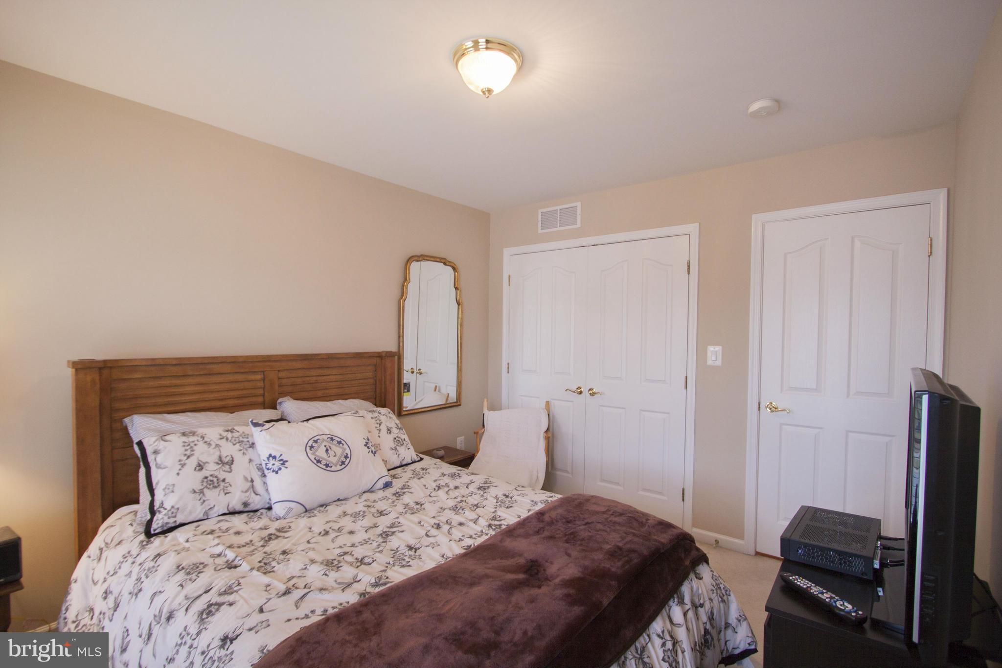 SEVEN TRAILS - Residential