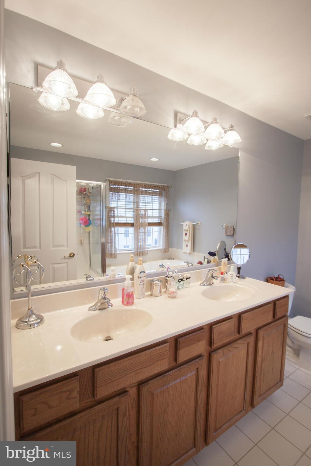 SEVEN TRAILS - Residential