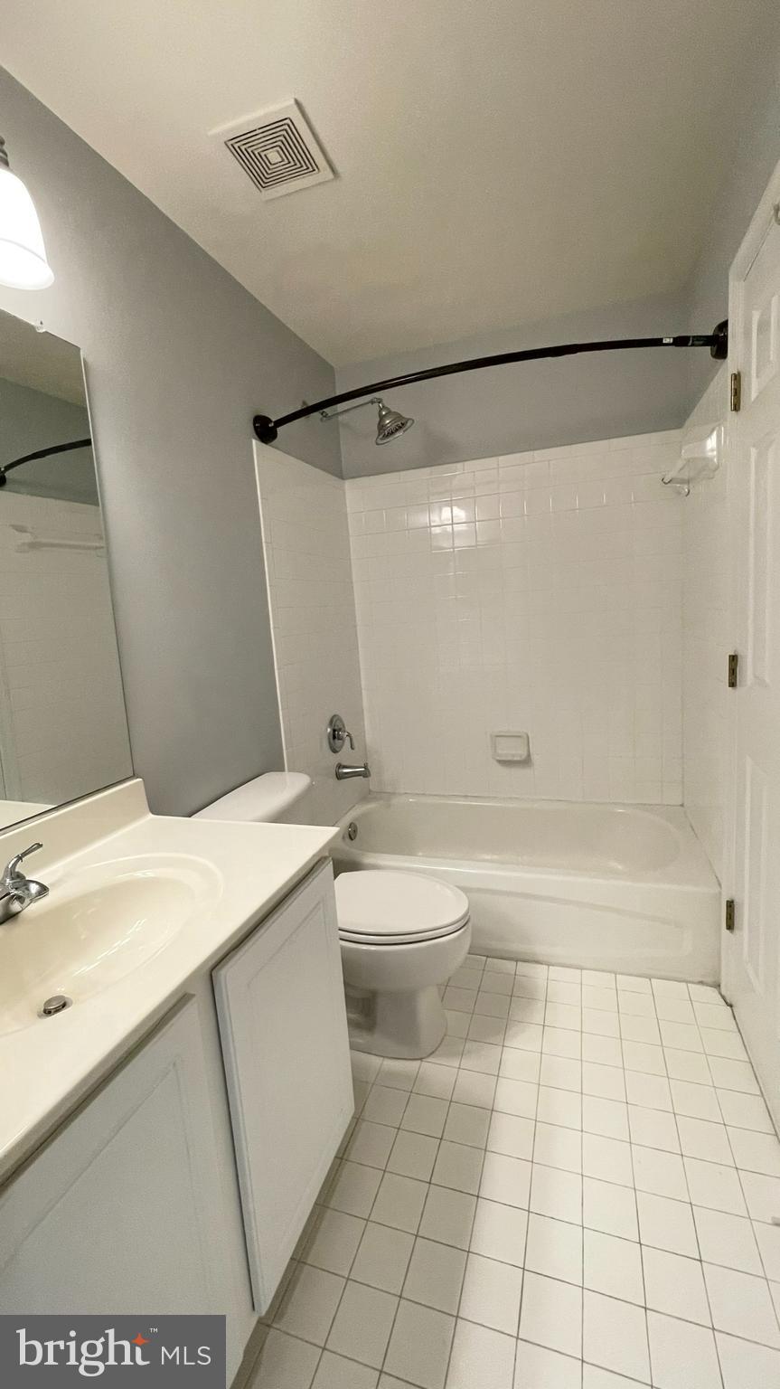 POTOMAC STATION - Residential Lease