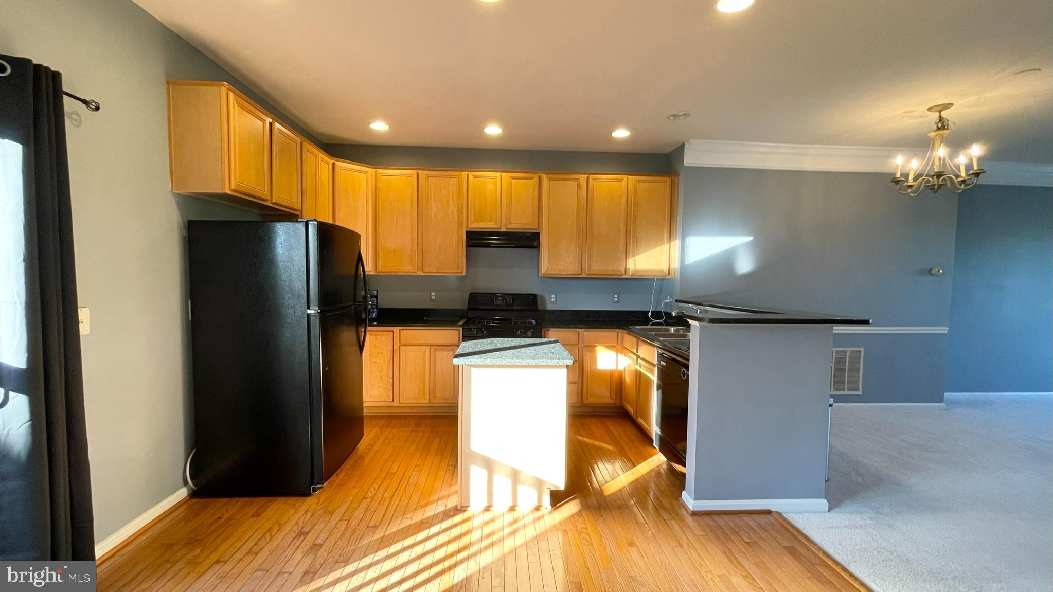 POTOMAC STATION - Residential Lease