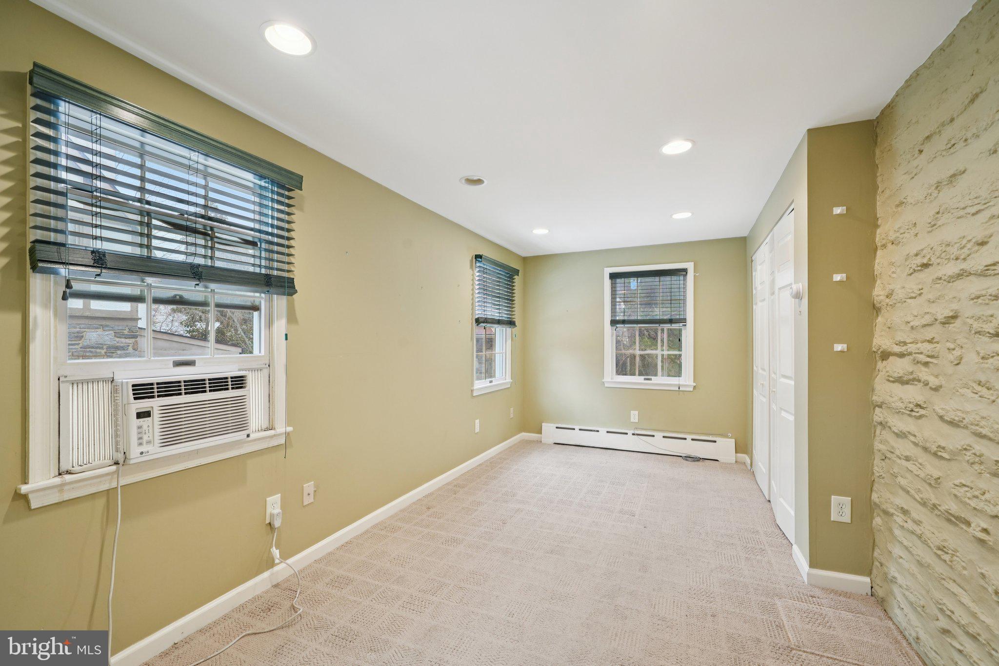 ELKINS PARK - Residential