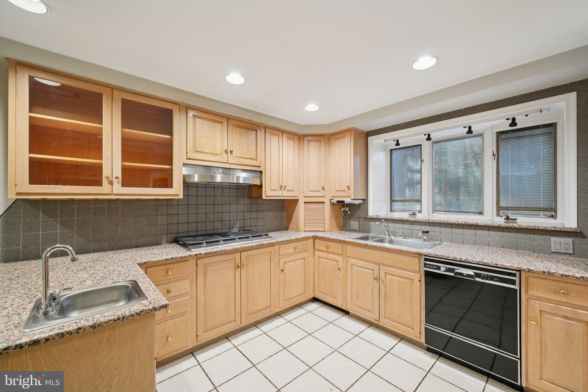 ELKINS PARK - Residential