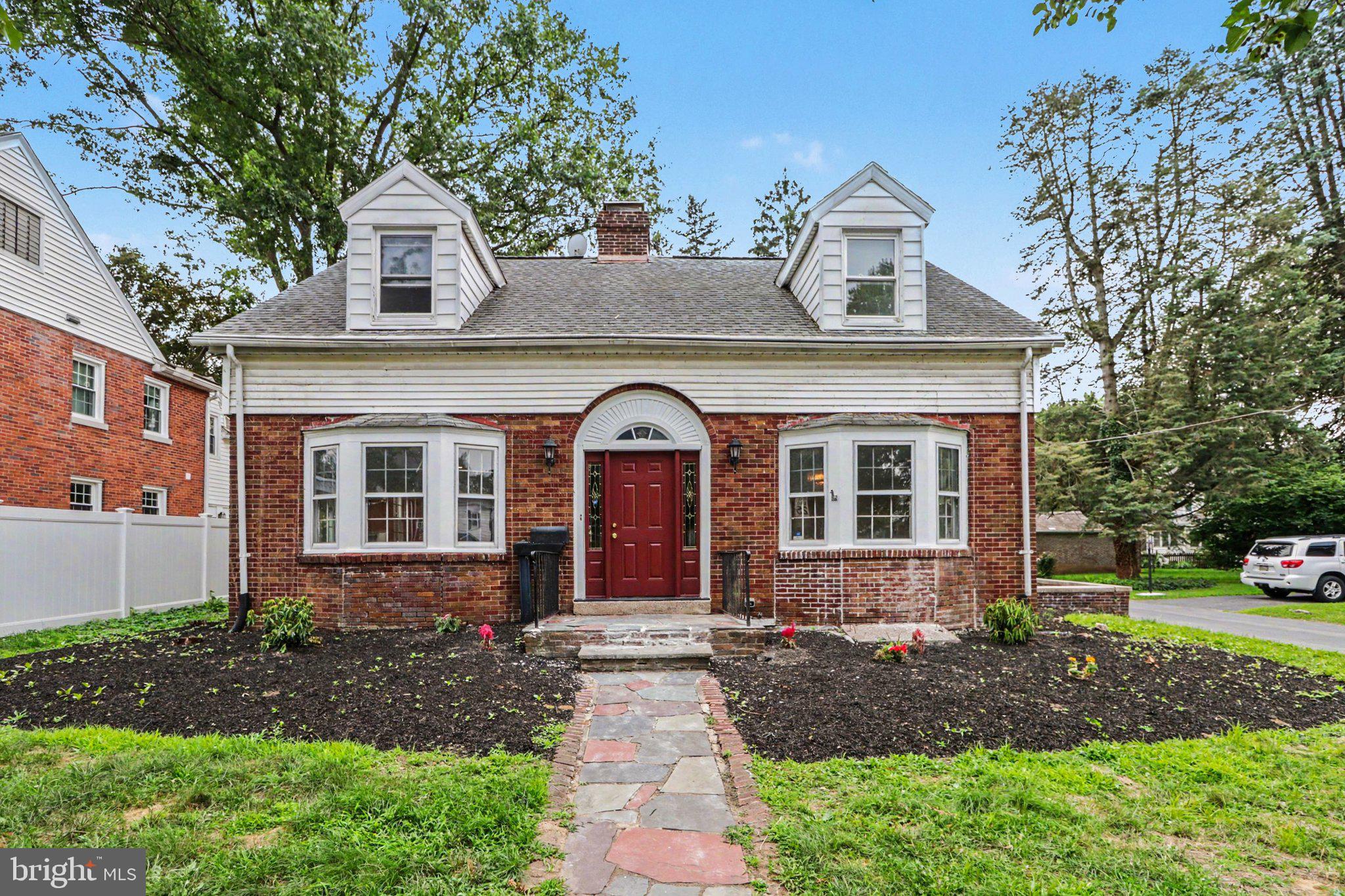 305 MONTROSE STREET