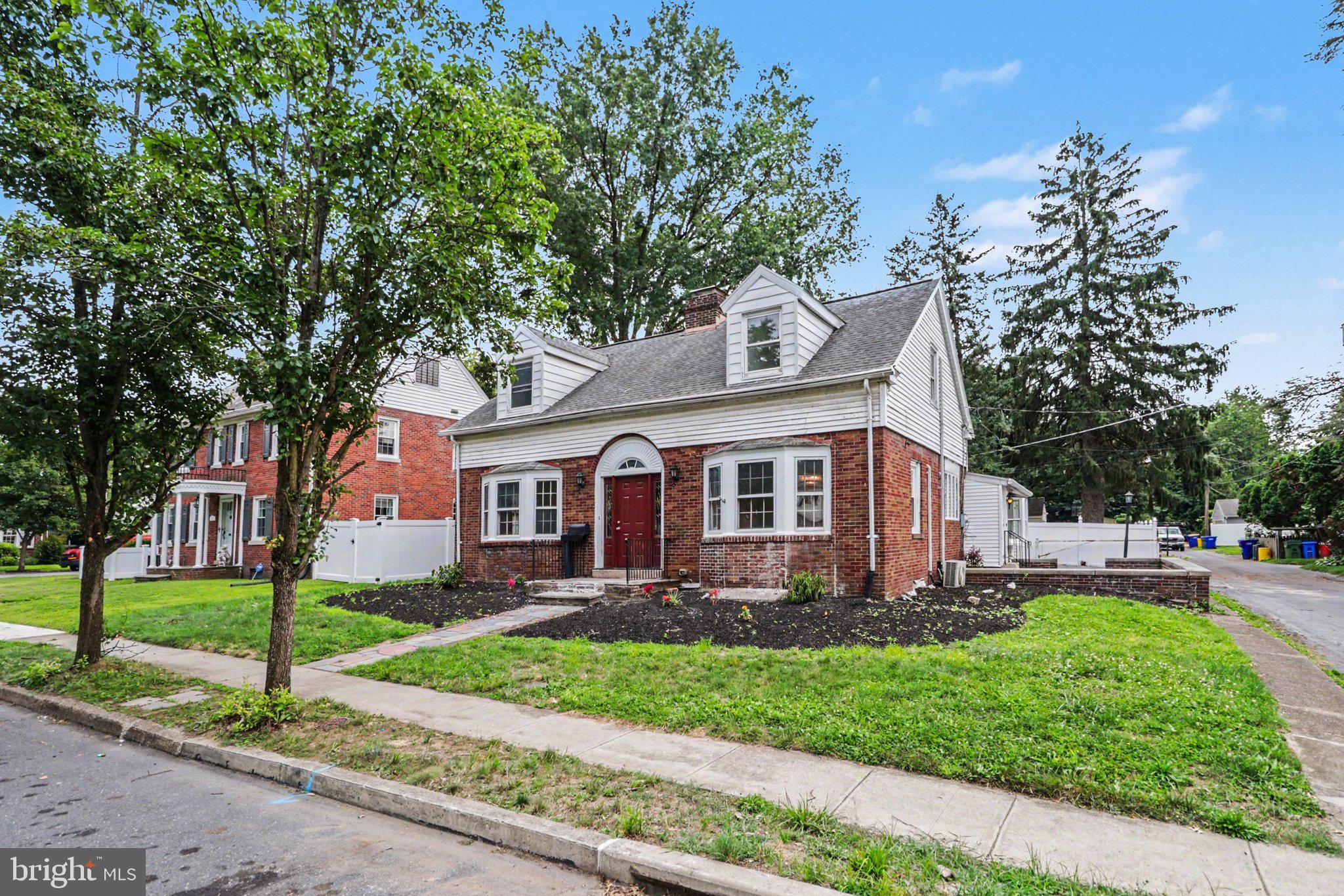 305 MONTROSE STREET