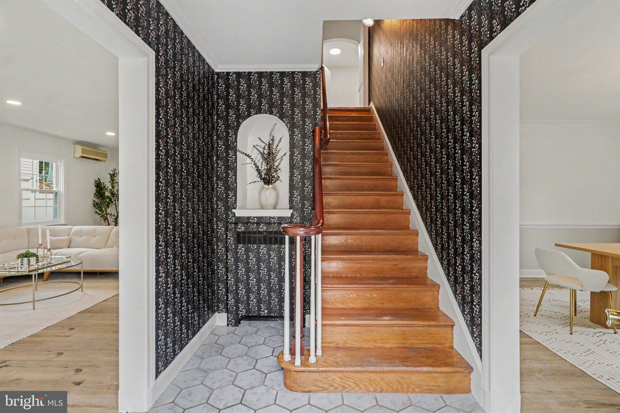 305 MONTROSE STREET