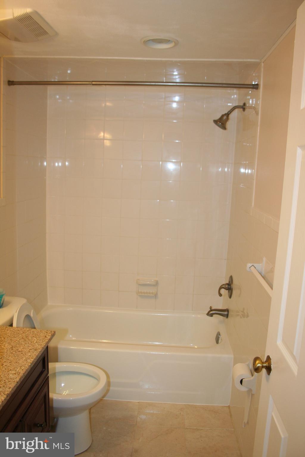 GLENHARDIE - Residential Lease