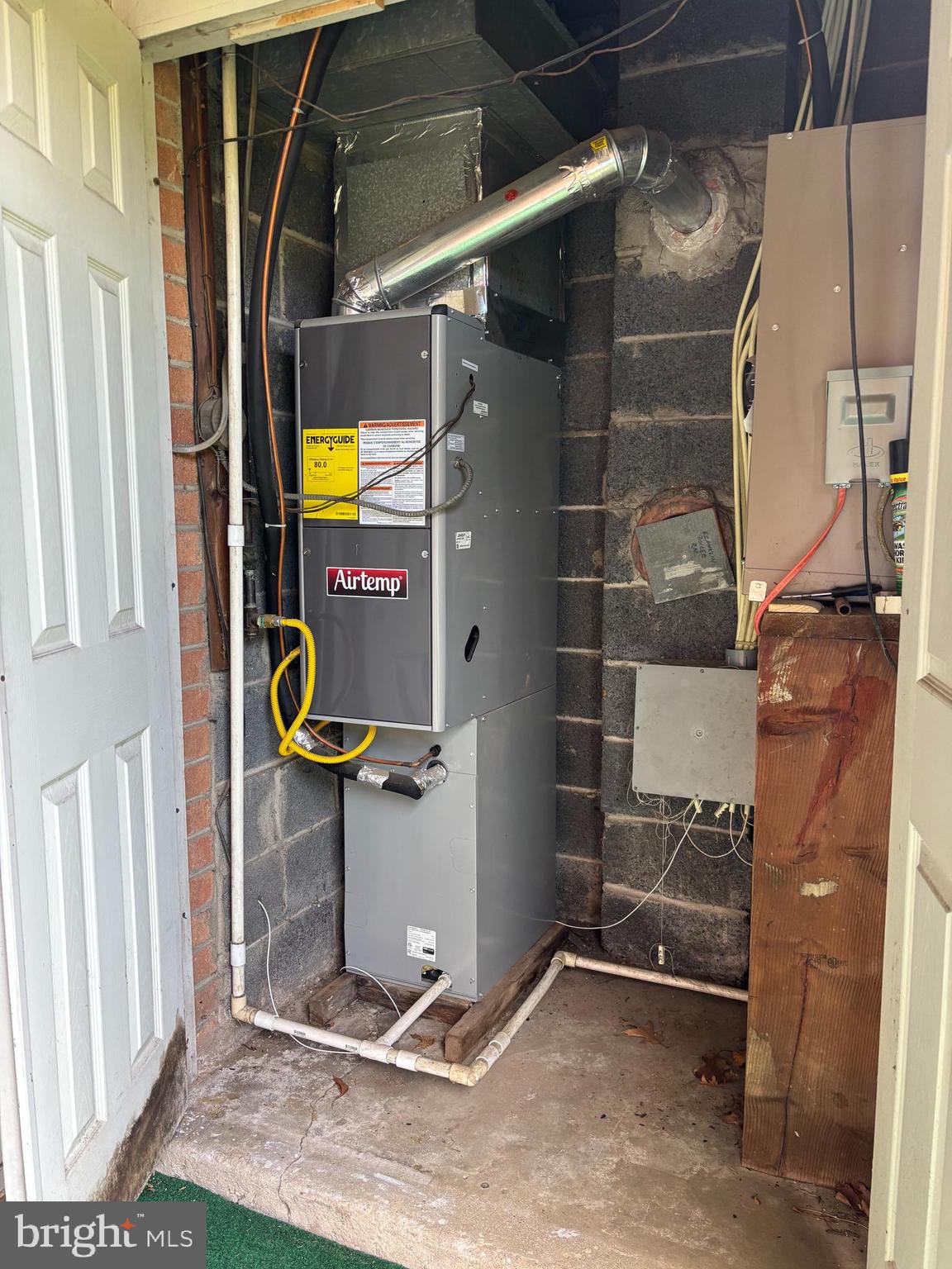 GLENHARDIE - Residential Lease