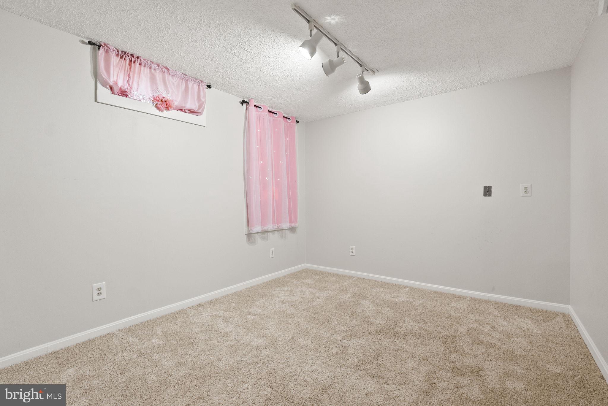 LITTLE ROCKY RUN - Residential