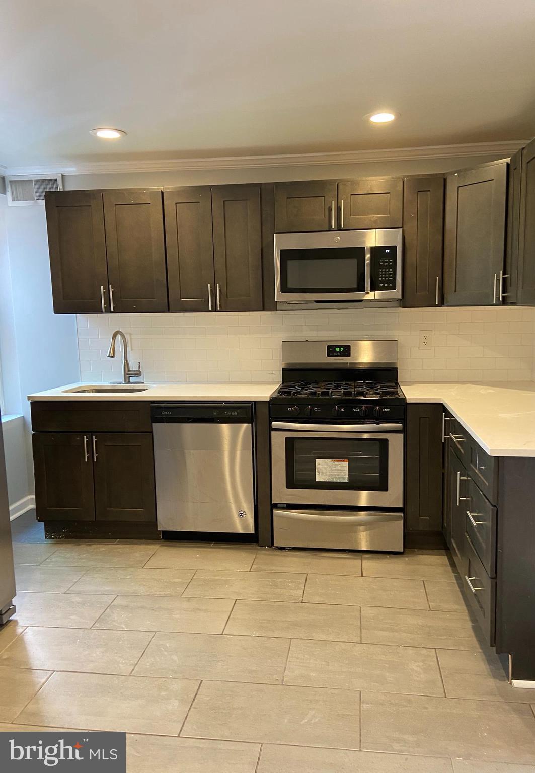 Turnkey Duplex | 7% Cap Rate | High-Yield Investment
Investor-ready, legally zoned duplex with projected 7% cap rate (GSI). Both 1 bed / 1 bath units are fully updated with new kitchens, baths, HVAC, recessed lighting, and hardwood floors. Separate electric meters, 200-amp service. First-floor unit includes basement and backyard. Second-floor gets great natural light. Located in a high-demand area near I-95 and PHL airport—strong rental market and long-term appreciation potential. Live in one, rent the other—or rent both and start collecting returns from day one.