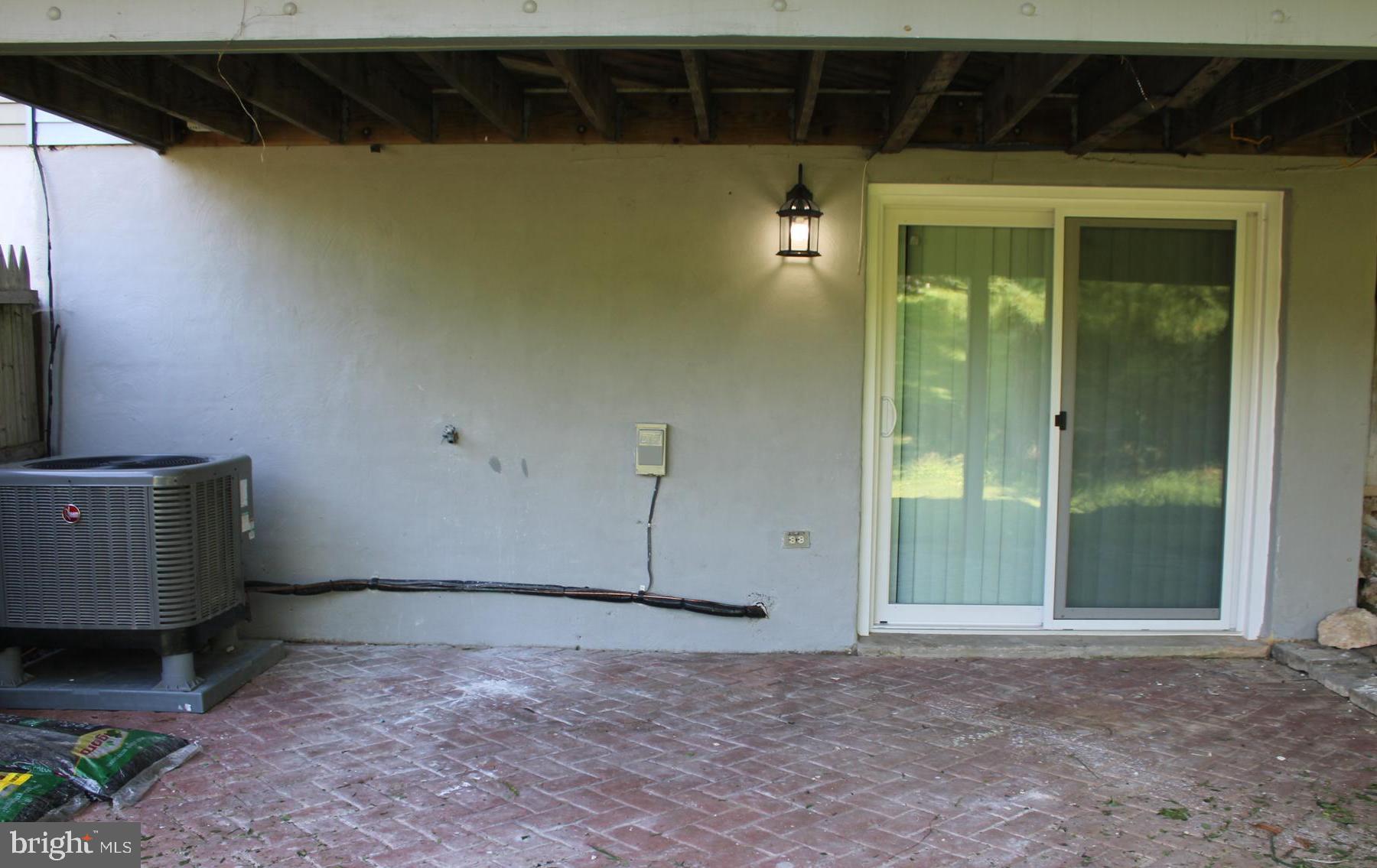 HARFORD SQUARE - Residential Lease