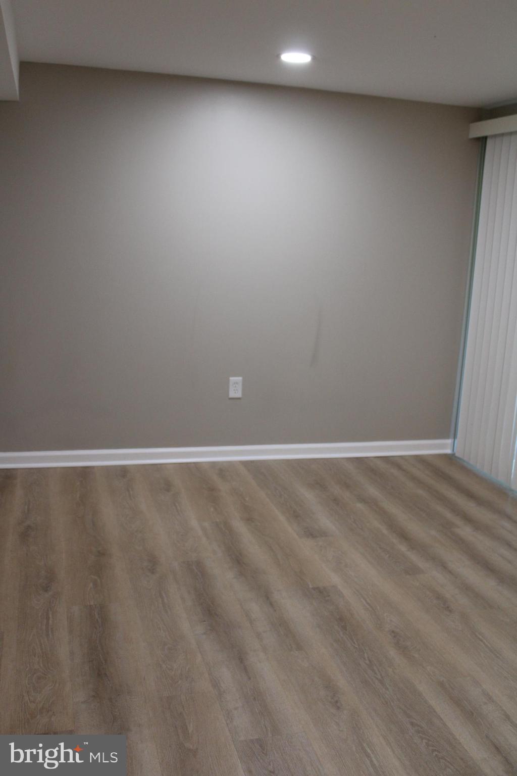 HARFORD SQUARE - Residential Lease