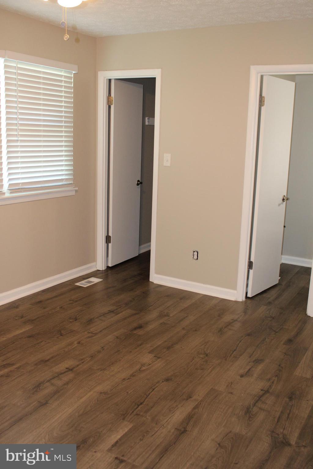 HARFORD SQUARE - Residential Lease