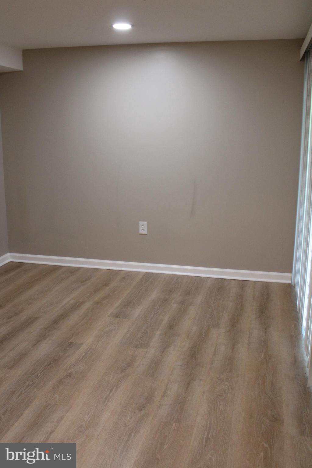 HARFORD SQUARE - Residential Lease